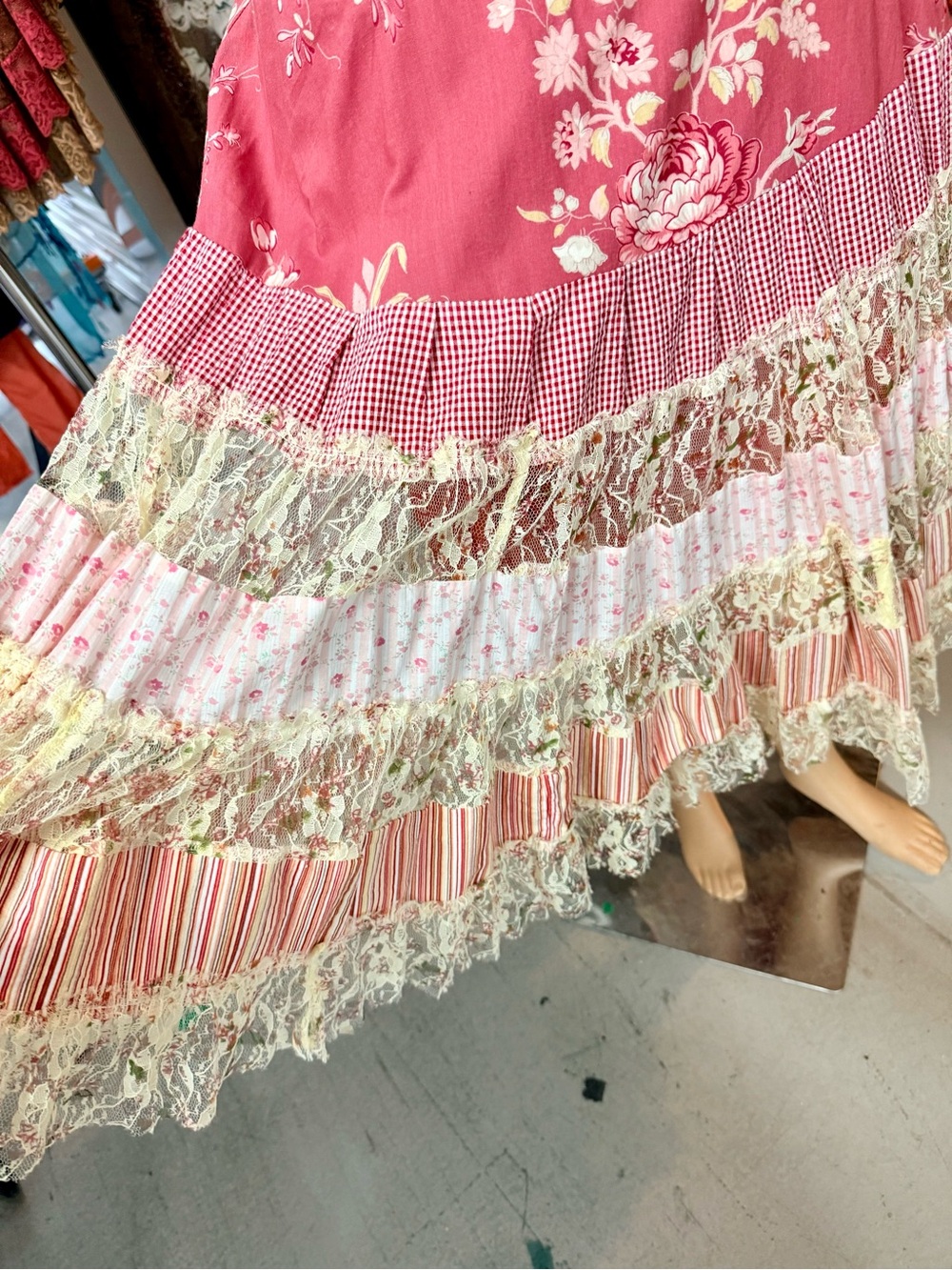 Luna Luz Floral Tiered Midi Dress Size S Cottagecore Lace Trim Spaghetti Strap - Picture 6 of 9